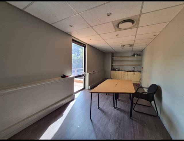 200M² OFFICE TO LET IN SANDTON CENTRAL